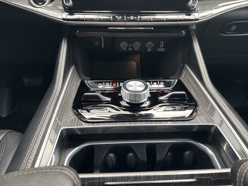 2022 Jeep Wagoneer Series III