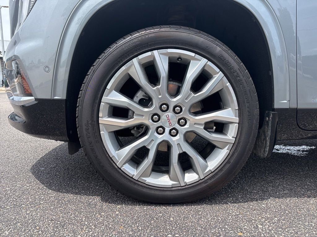 2024 GMC Acadia Denali