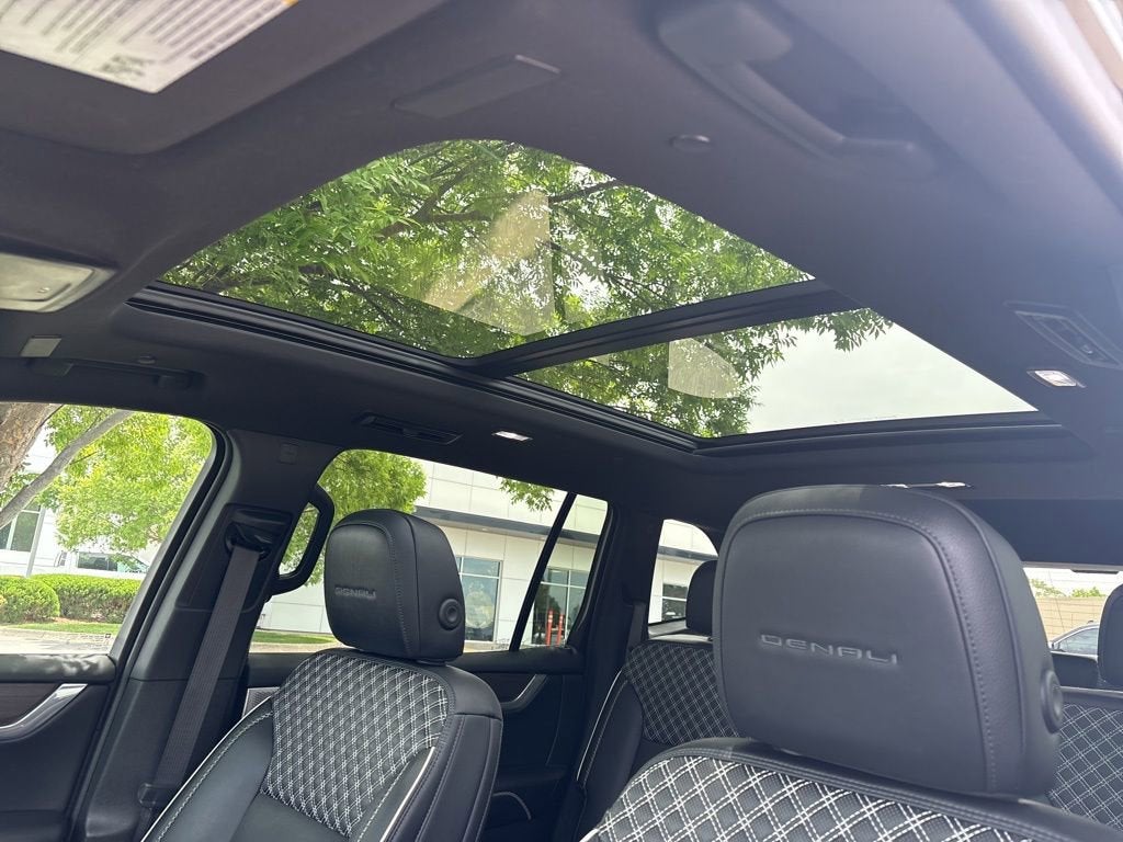2024 GMC Acadia Denali