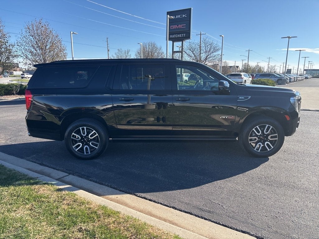 2023 GMC Yukon XL AT4