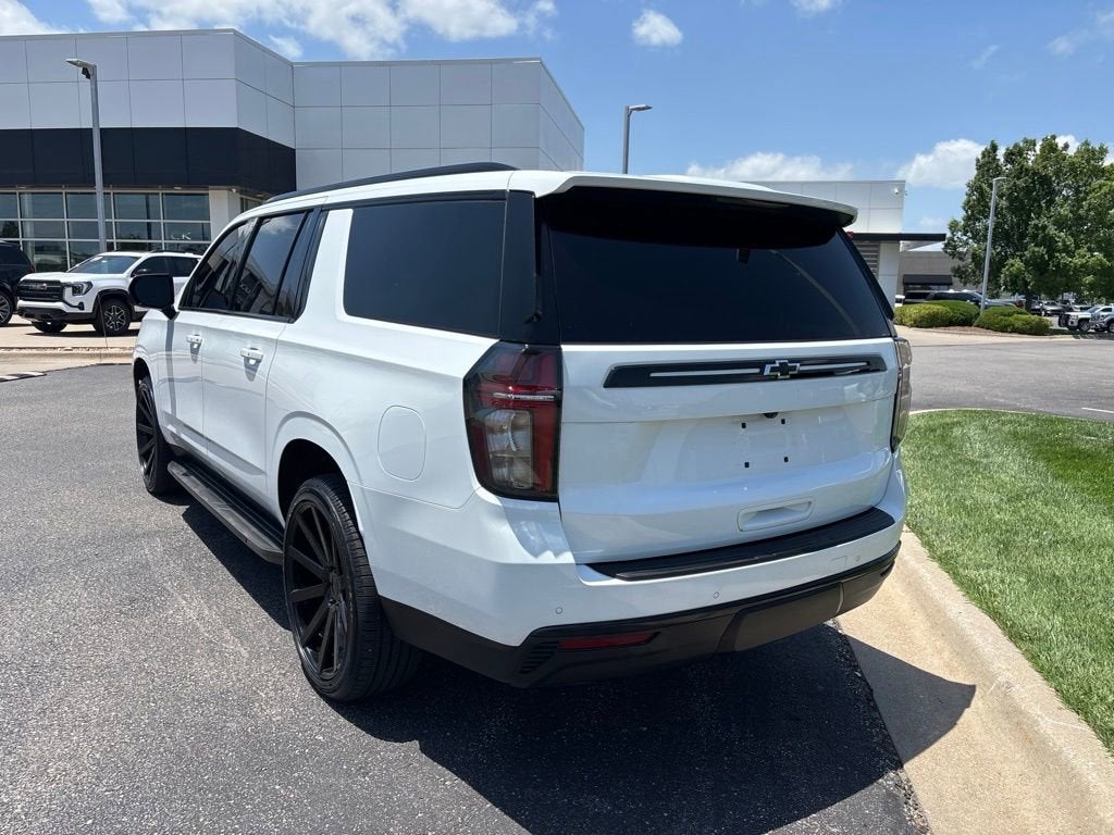 2024 Chevrolet Suburban RST