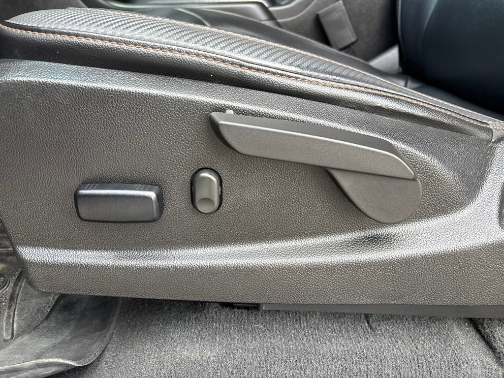2022 GMC Canyon AT4 - Leather