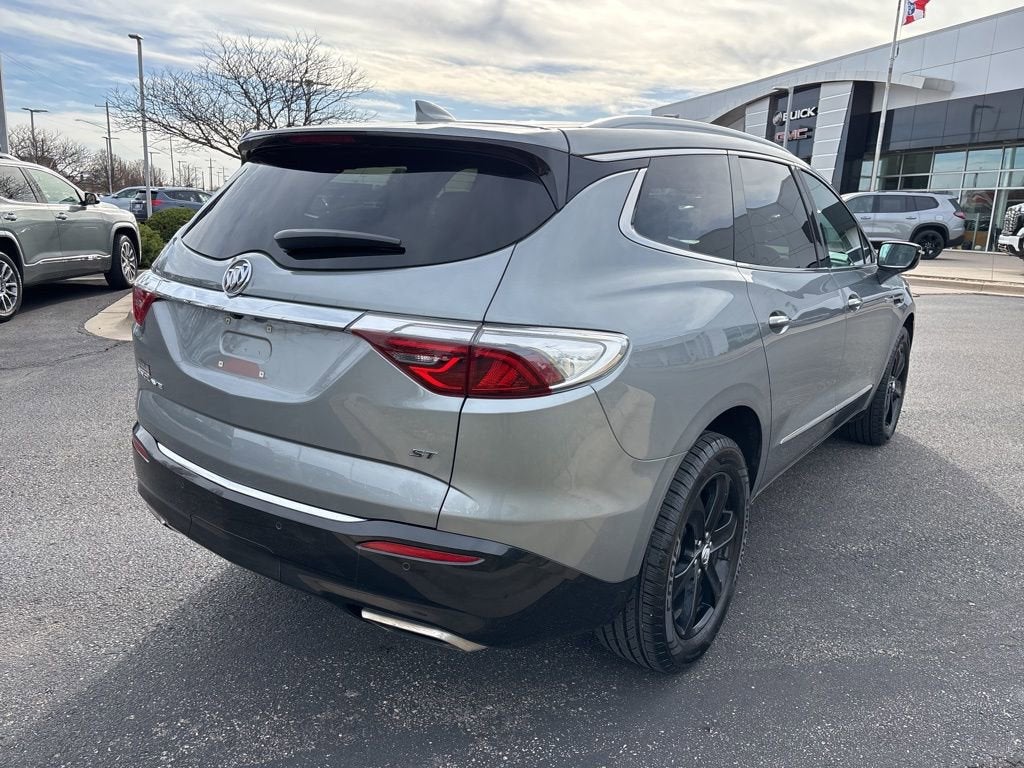 2023 Buick Enclave Essence