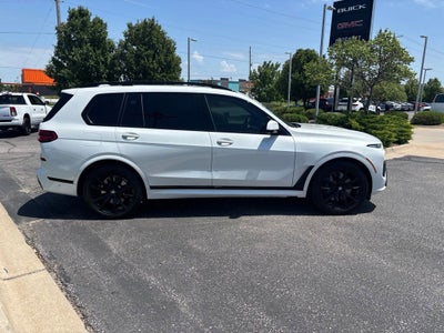 2025 BMW X7 xDrive40i