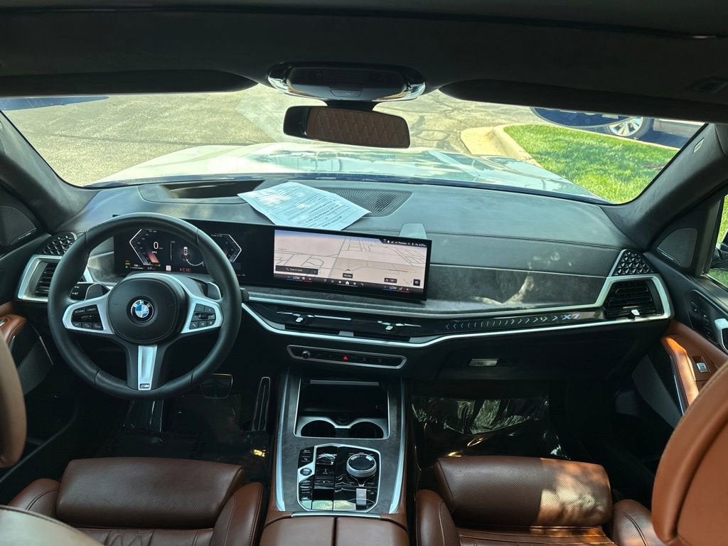 2025 BMW X7 xDrive40i