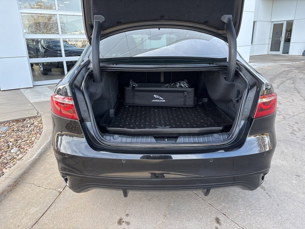 2024 Jaguar XF R-Dynamic SE