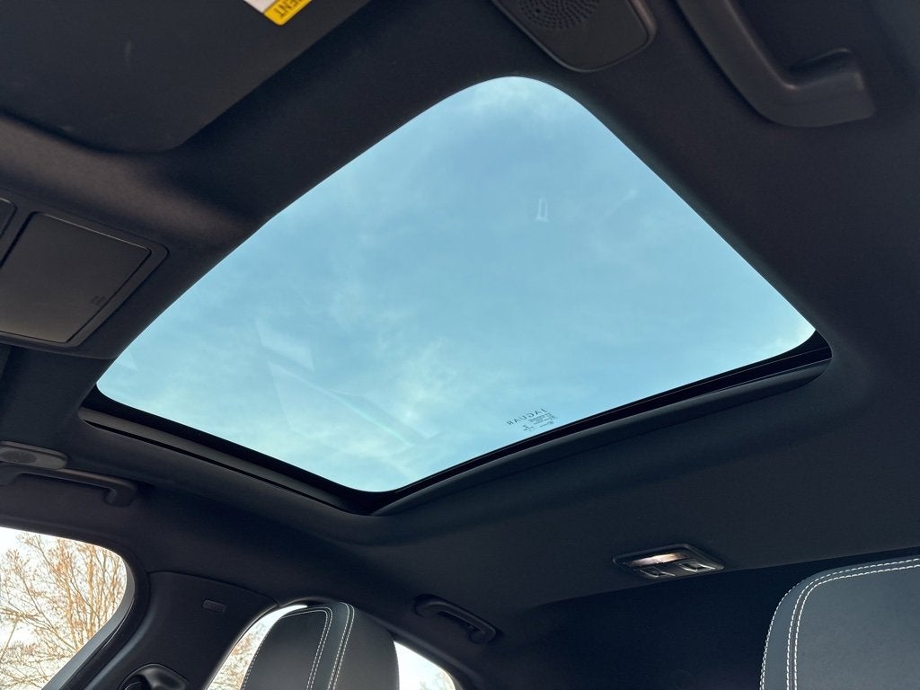 2024 Jaguar XF R-Dynamic SE