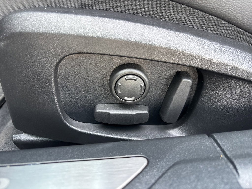 2024 Jaguar XF R-Dynamic SE